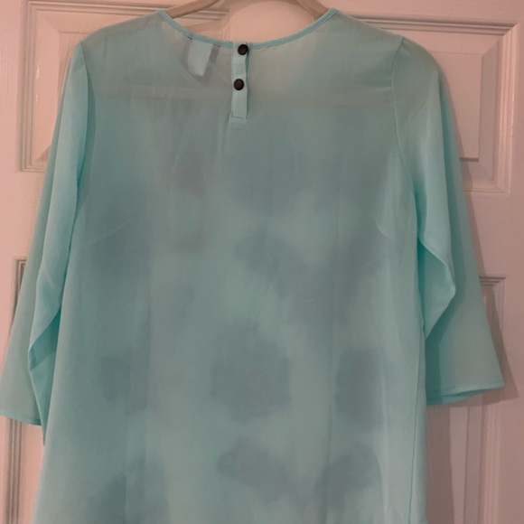 Embroidered Blouse with Flower Pattern NWT Size S - Picture 3 of 3